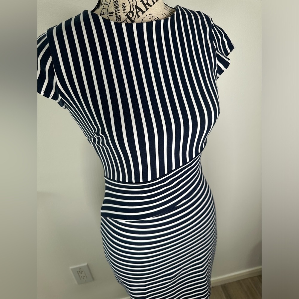 Banana Republic Sheath Dress Sz 00P Navy Blue White Striped Cap Sleeve Ponte - Picture 4 of 10